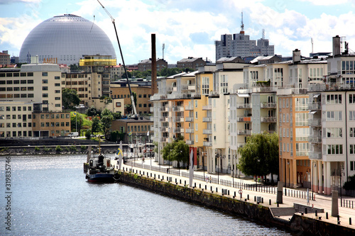 Norra Hammarbyhamnen på Södermalm och globen.