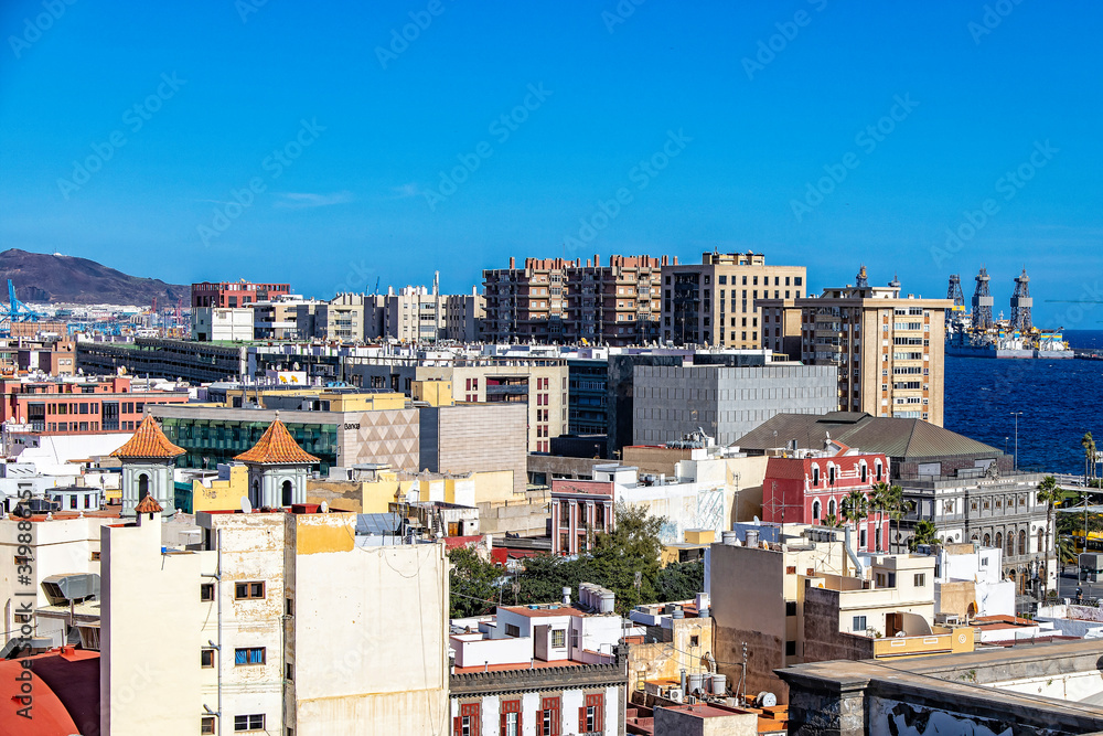  original head of the Spanish city, the capital of Gran Canaria, Las Palmas, from a lookout point to colorful houses
