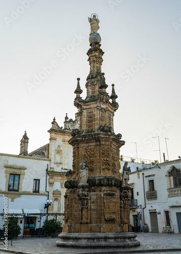 monument round abound in Italy