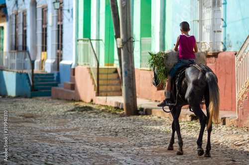 Niño a caballo en Cuba © Daniel