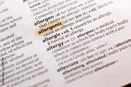 Fotografie The word or phrase Allergenic in a dictionary.