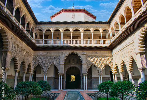 Patio de Doncellas en Alcázar de Sevilla photo