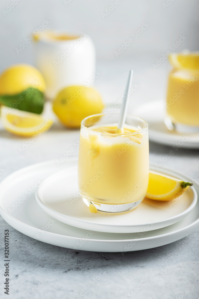 Sweet lemon curd