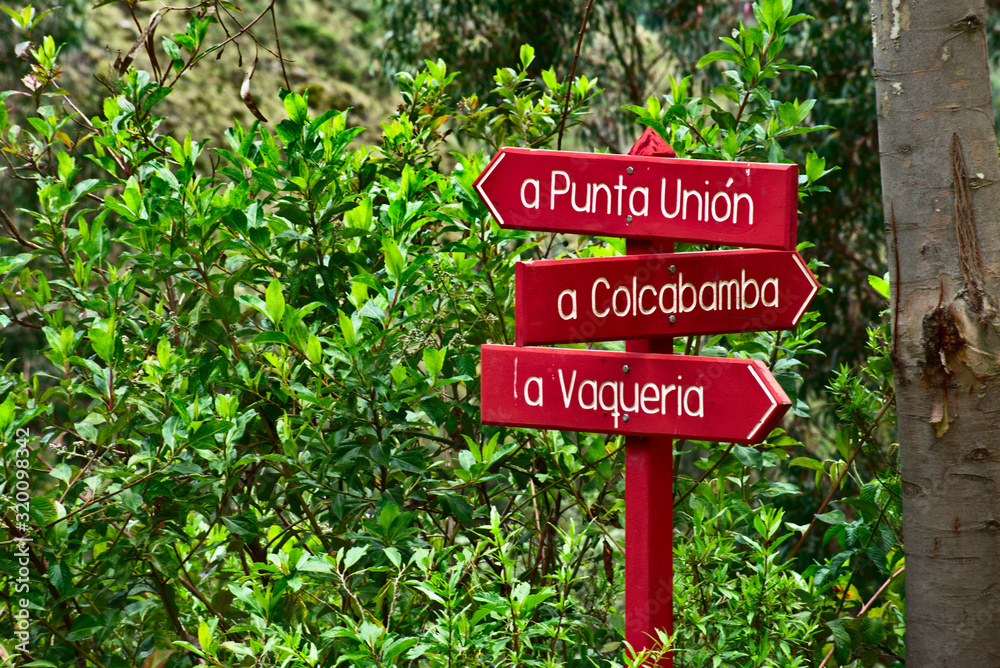 Direction sign in in Huascarán National Park
