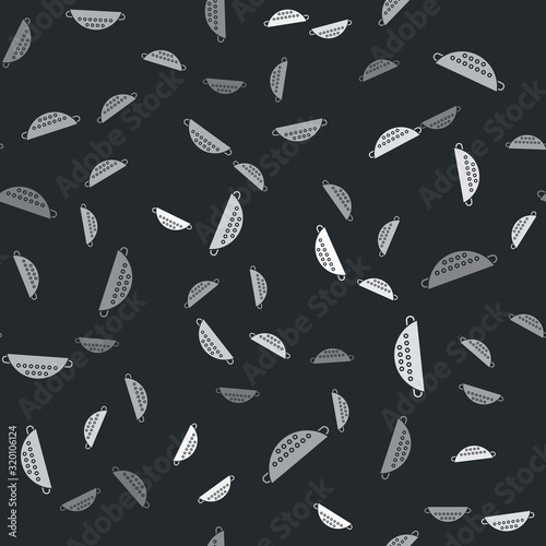 Grey Kitchen colander icon isolated seamless pattern on black background. Cooking utensil. Cutlery sign. Vector Illustration