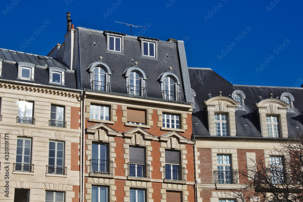 old houses in paris