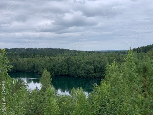 Fototapeta Naklejka Na Ścianę i Meble -  landscape with lake and clouds