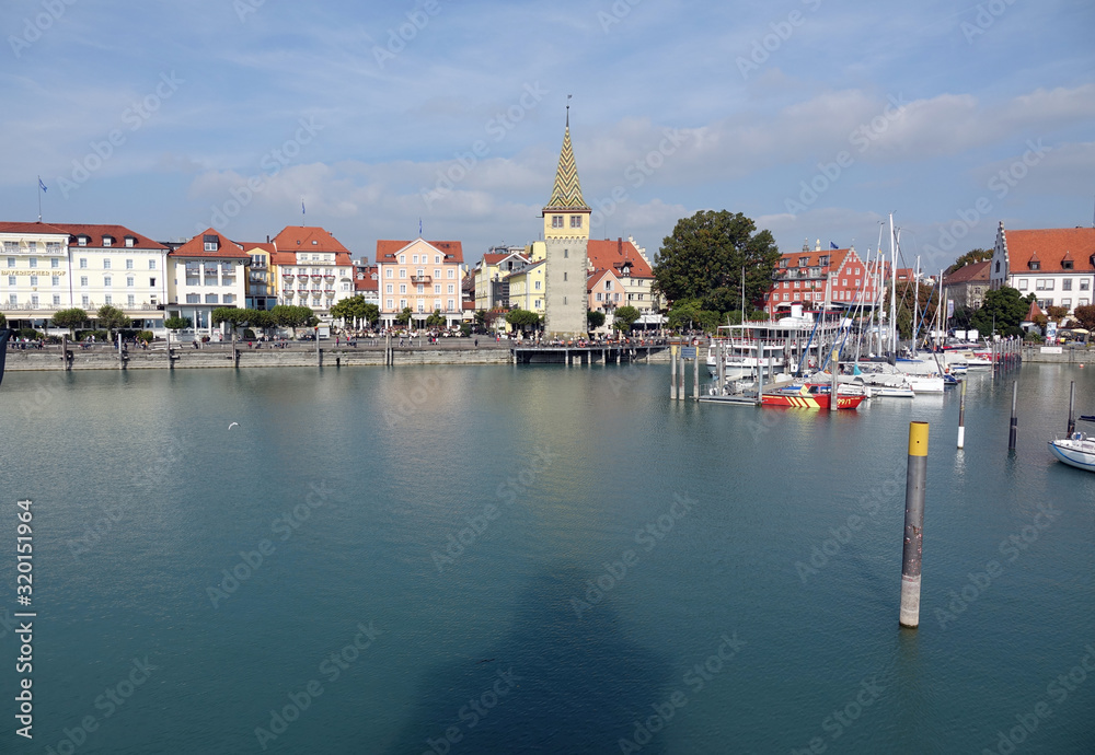Fototapeta premium Hafen in Lindau mit Mangturm