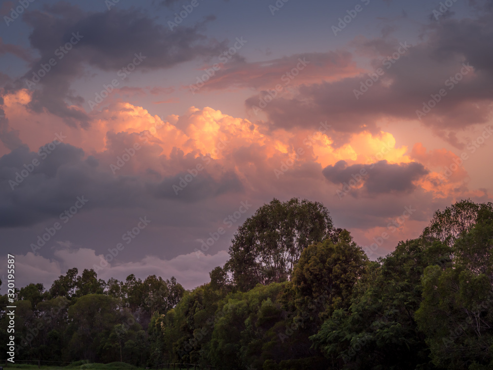Fototapeta premium Beautiful Evening Cloudscape