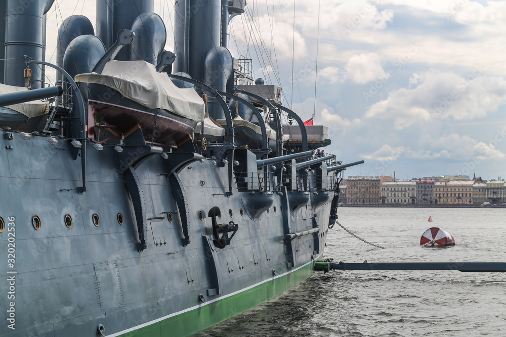 Φωτογραφία Cruiser Aurora on the embankment of St. Petersburg