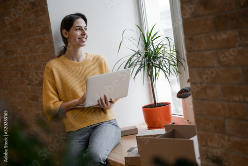 Принти на полотні Work-focused careerist woman