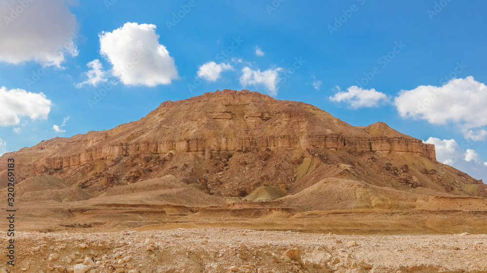 Fototapeta premium Mountain outdoors in the desert