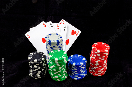 4 Asse und Chips