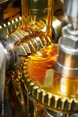 Photography metalworking gearwheel machining with oil lubrication
