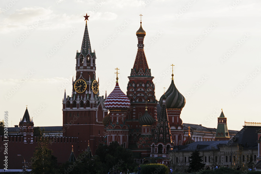 Fototapeta premium View to Moscow Kremlin from Zaryadie park