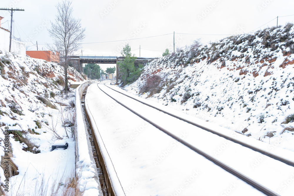 Obraz premium Snowy train tracks