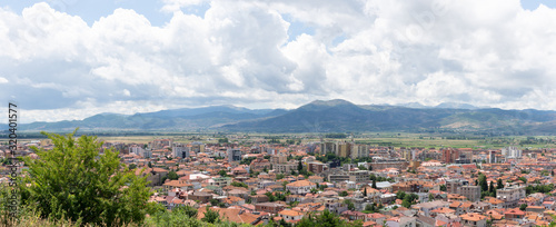 Panorama de Korçë en Albanie, Balkans