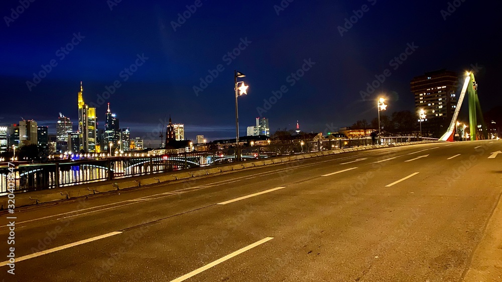 Fototapeta premium traffic in the city at night