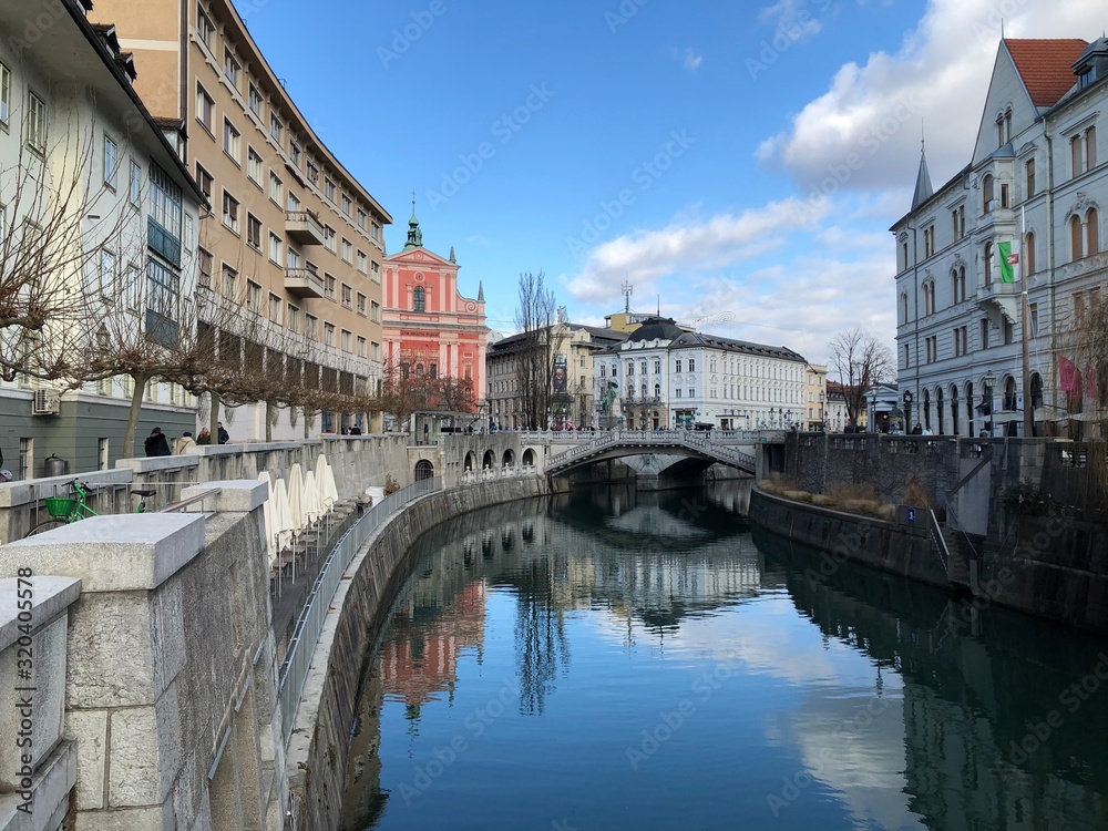 Fototapeta premium sunny day in ljubljana in slovenia