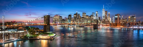 Fotografie, Obraz New York City skyline with Brooklyn Bridge