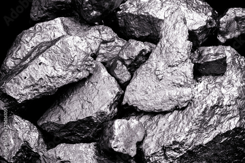 Foto Manganese, manganese, or magnesium stone is a chemical element, it is in the manufacture of metal alloys