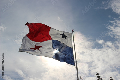 Bandera de Panama a contraluz