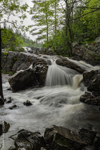 Fototapeta Naklejka Na Ścianę i Meble -  Parc Régional des Chutes Monte à Peine et des Dalles