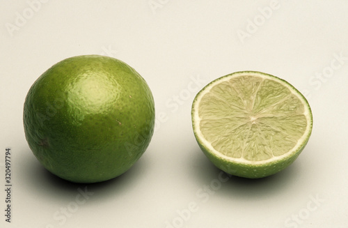 Citron vert, Citrus aurantiifolia photo