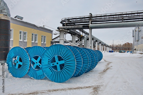The plant for the production of conductive lived and its twisting.
