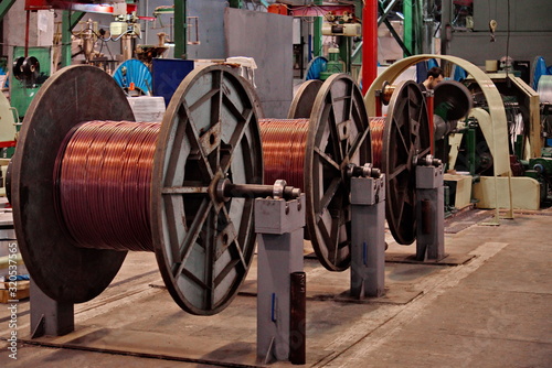 The plant for the production of conductive lived and its twisting.