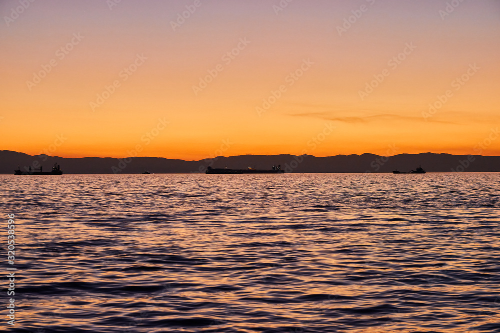 Obraz premium sunset over the sea