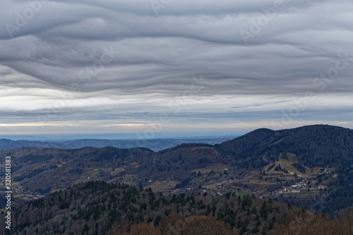 nuage vaporeux dans le ciel des Vosges