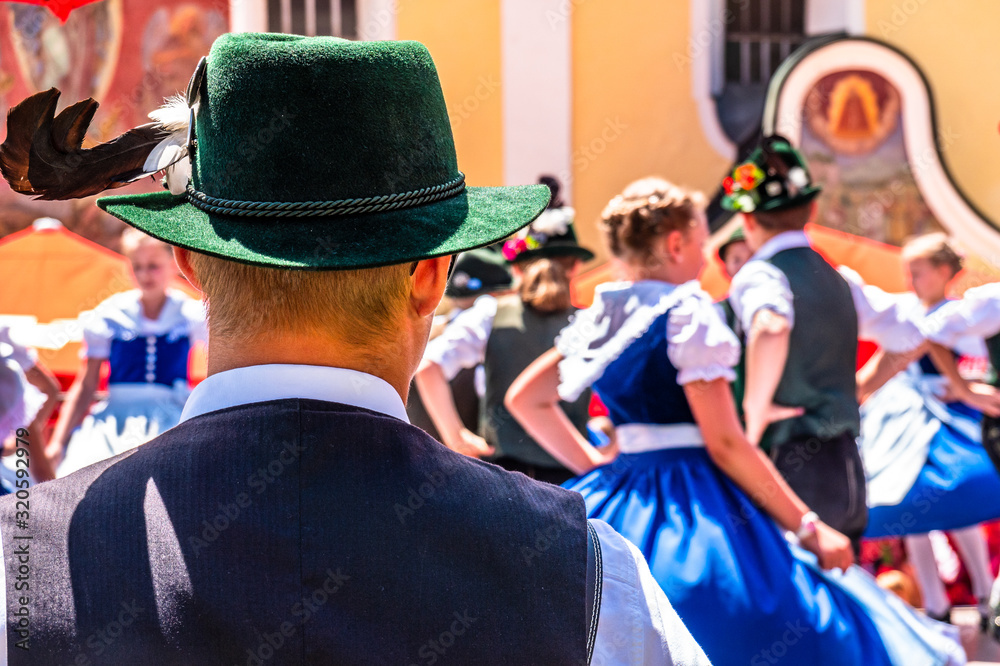 typical bavarian traditional clothes