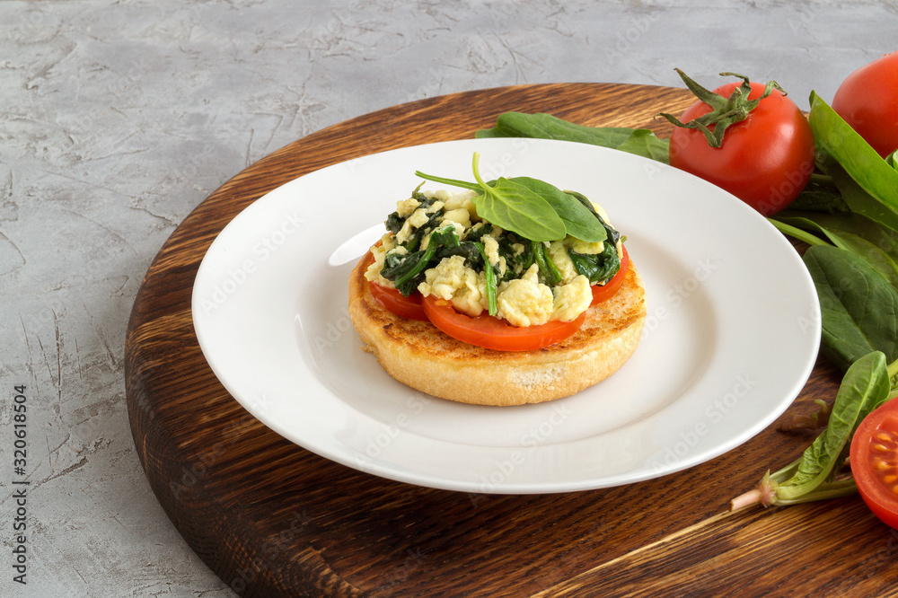 scrambled eggs with bacon and spinach scrambled eggs with bacon and spinach