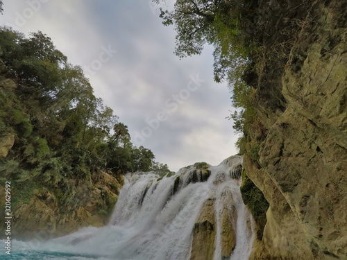 yellow boat point of view  EL SALTO-EL MECO  san luis potosi M  xico  hermosa cascada Turquoise water in a river and cliffs of the reserve. 