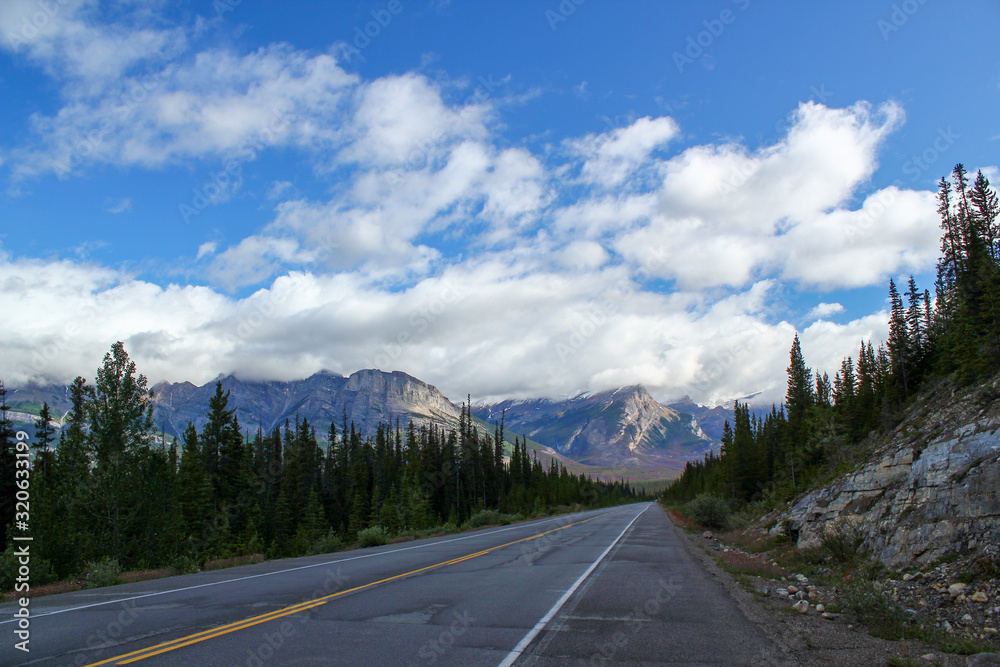 Scenic Views of the Icefields Parkway / Banff National Park / Alberta / Canada Scenic Views of the Icefields Parkway / Banff National Park / Alberta / Canada
