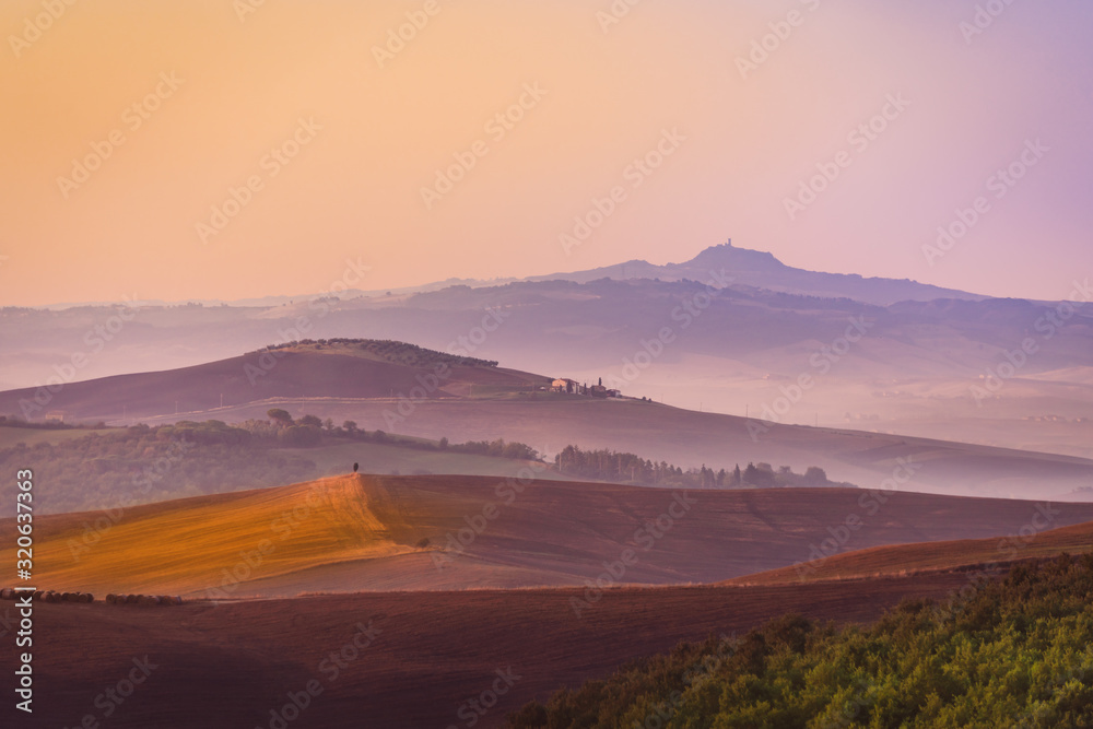 Pink hour in Val d'Orcia