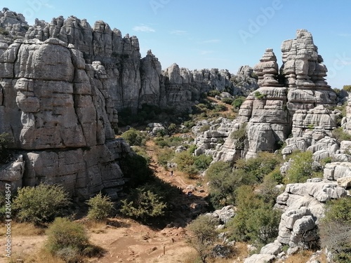 Paisaje con rocas Parque Nacional El Torcal, Torcal de Antequera, provincia de Málaga, Andalucía, España © nykaly