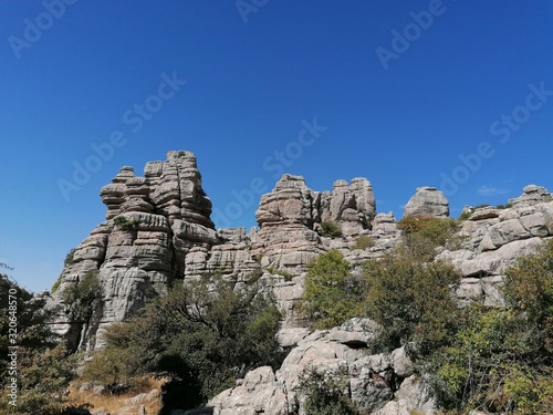 Paisaje con rocas Parque Nacional El Torcal, Torcal de Antequera, provincia de Málaga, Andalucía, España © nykaly