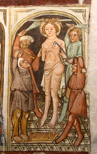 martirio di Sant'Agata; affresco nella chiesa di Santa Maria Assunta, Pieve di Fiemme, Cavalese