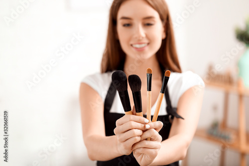 Beautiful female artist wit...