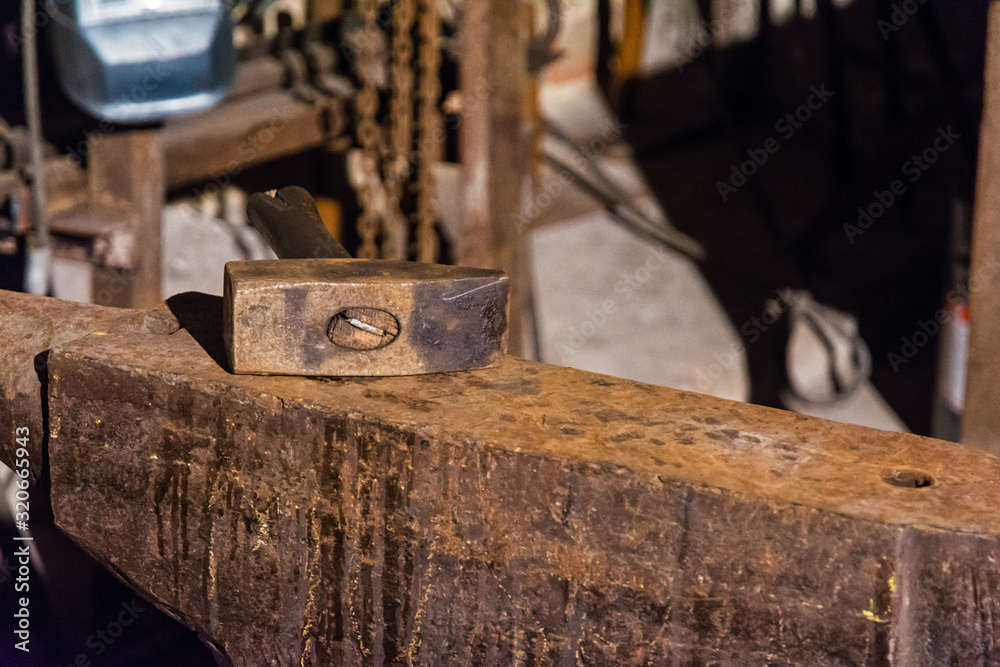Hammer und Amboss Hammer und Amboss