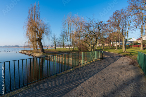 The Gąsawka River in the city of Znin connects a large and a small lake © pawelgegotek1