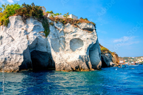 Φωτογραφία Grottoes of Pilate (Grotte di Pilato) complex system of tunnels and pools in the island of Ponza, Italy