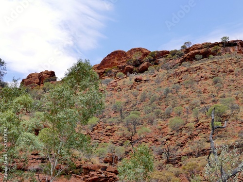 Paysages du Centre de l'Australie, sur  la  Larapinta Drive.