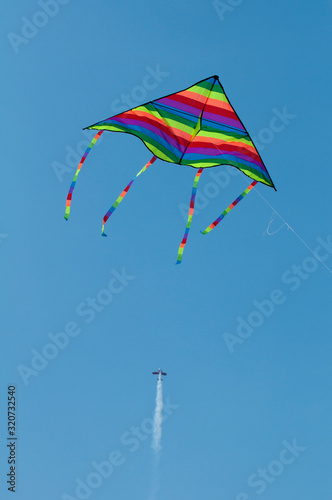 Kite and aircraft