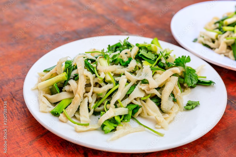 Delicious cold hairy belly,ingredients are coriander and garlic sprouts,Chinese food. Delicious cold hairy belly,ingredients are coriander and garlic sprouts,Chinese food.