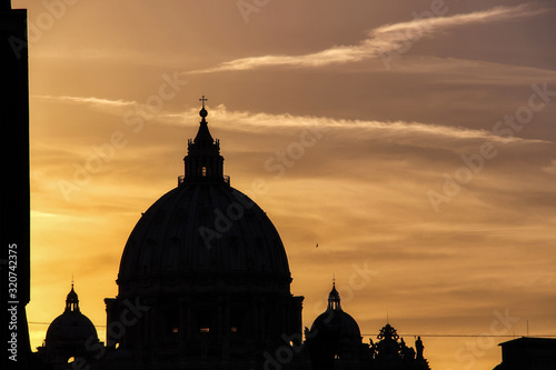 Le silhouette romane al tramonto, Roma. photo