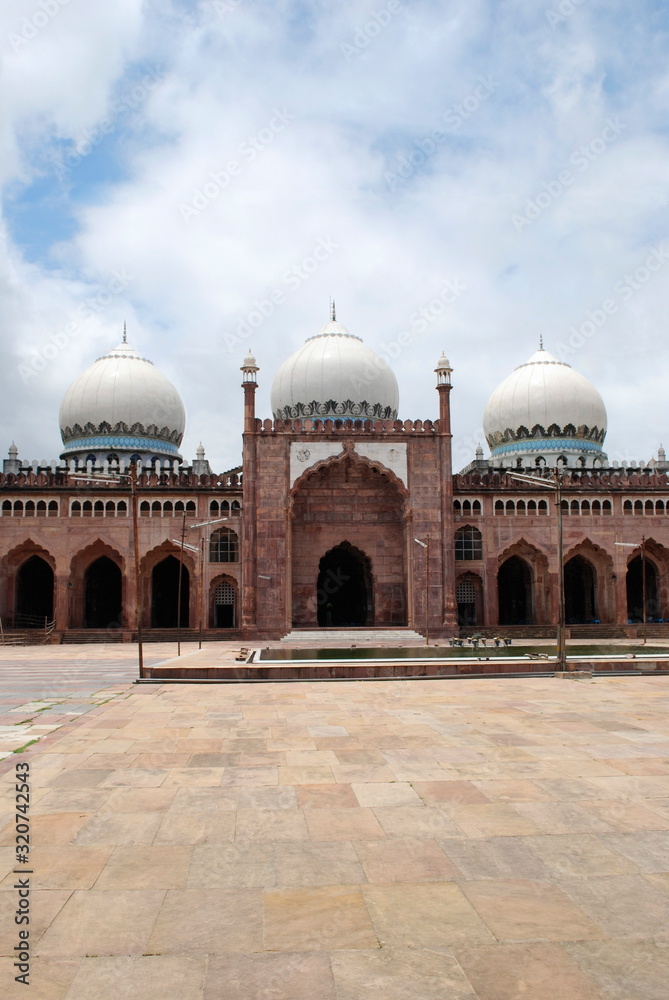 Taj-ul-Masjid, Bhopal, Madhya Pradesh, India.