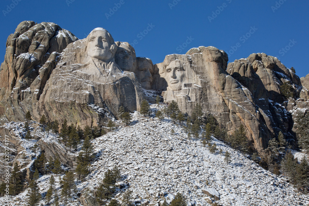 mount rushmore in the winter